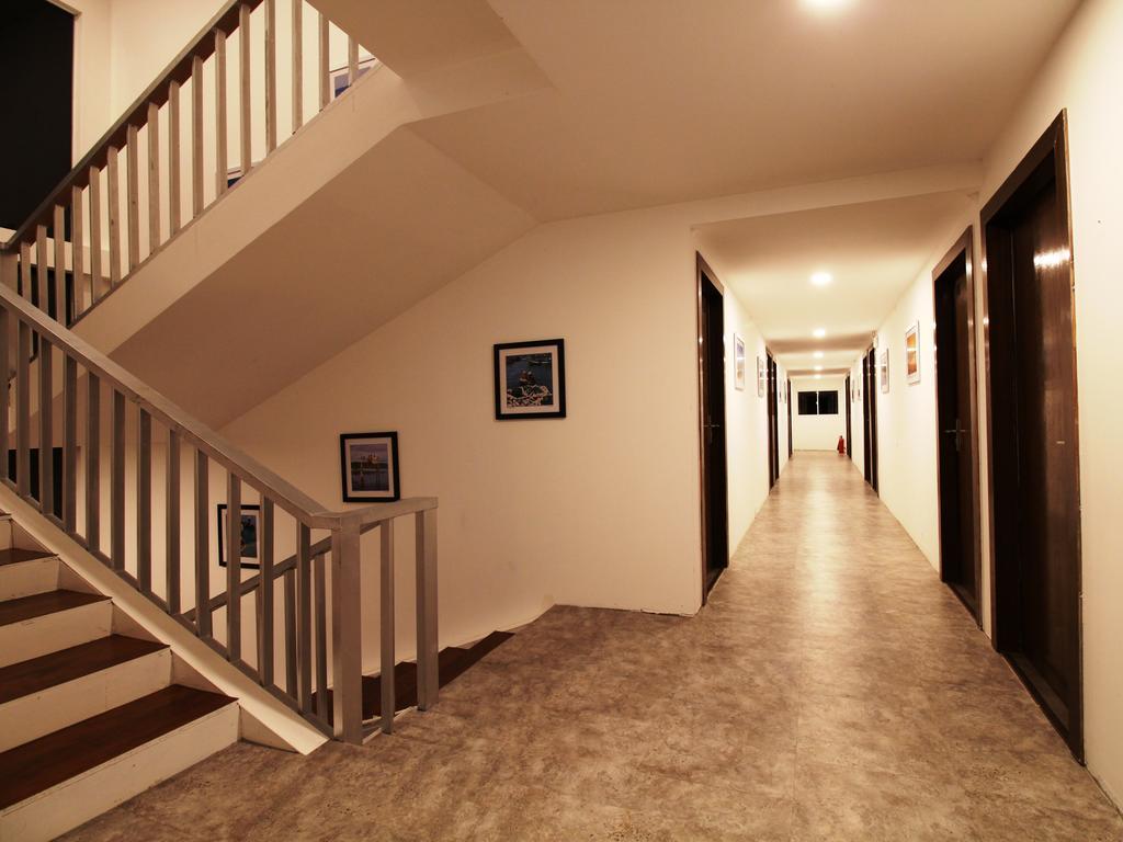 Emis Hotel Фу Куок Екстериор снимка