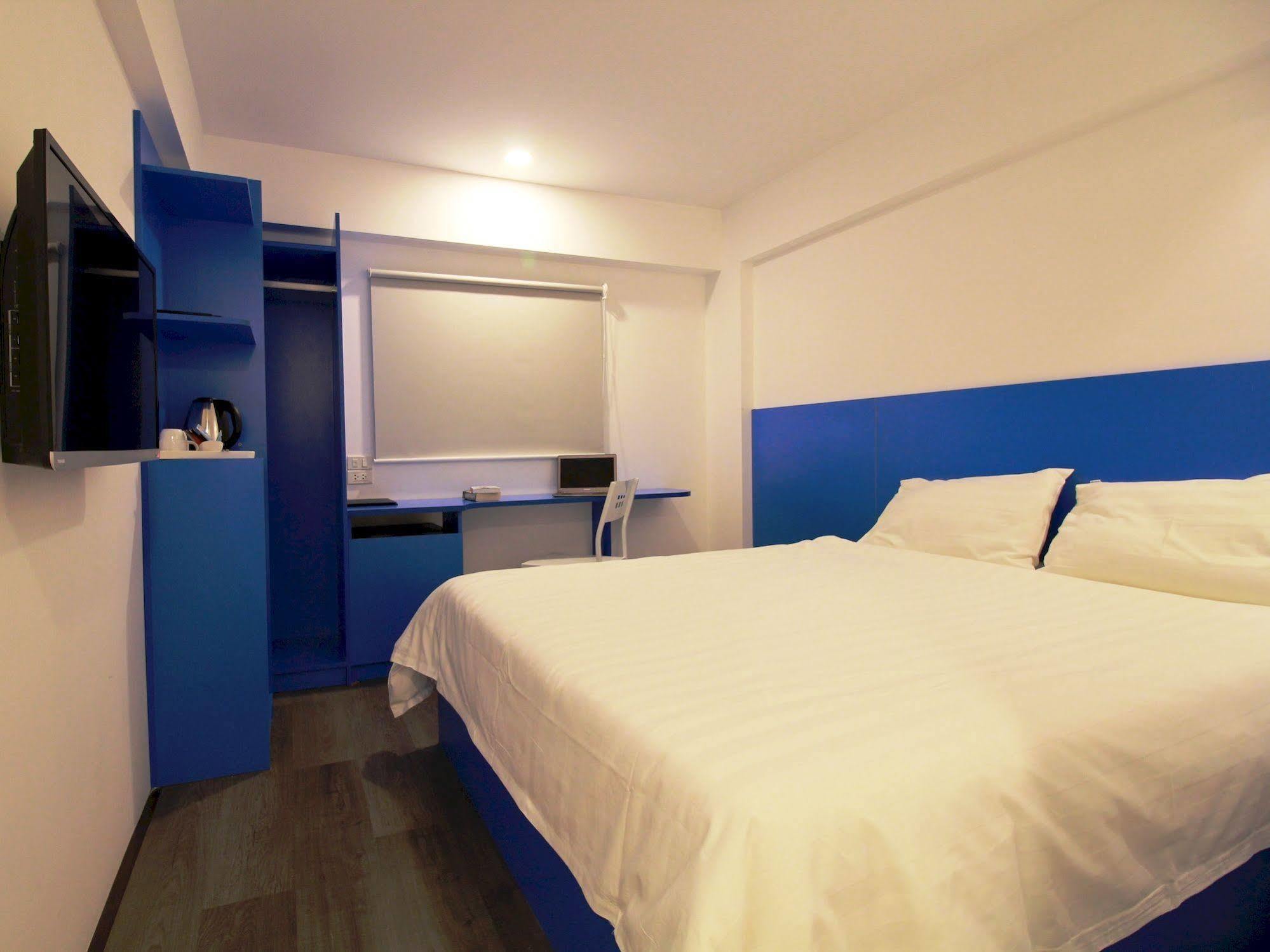 Emis Hotel Фу Куок Екстериор снимка